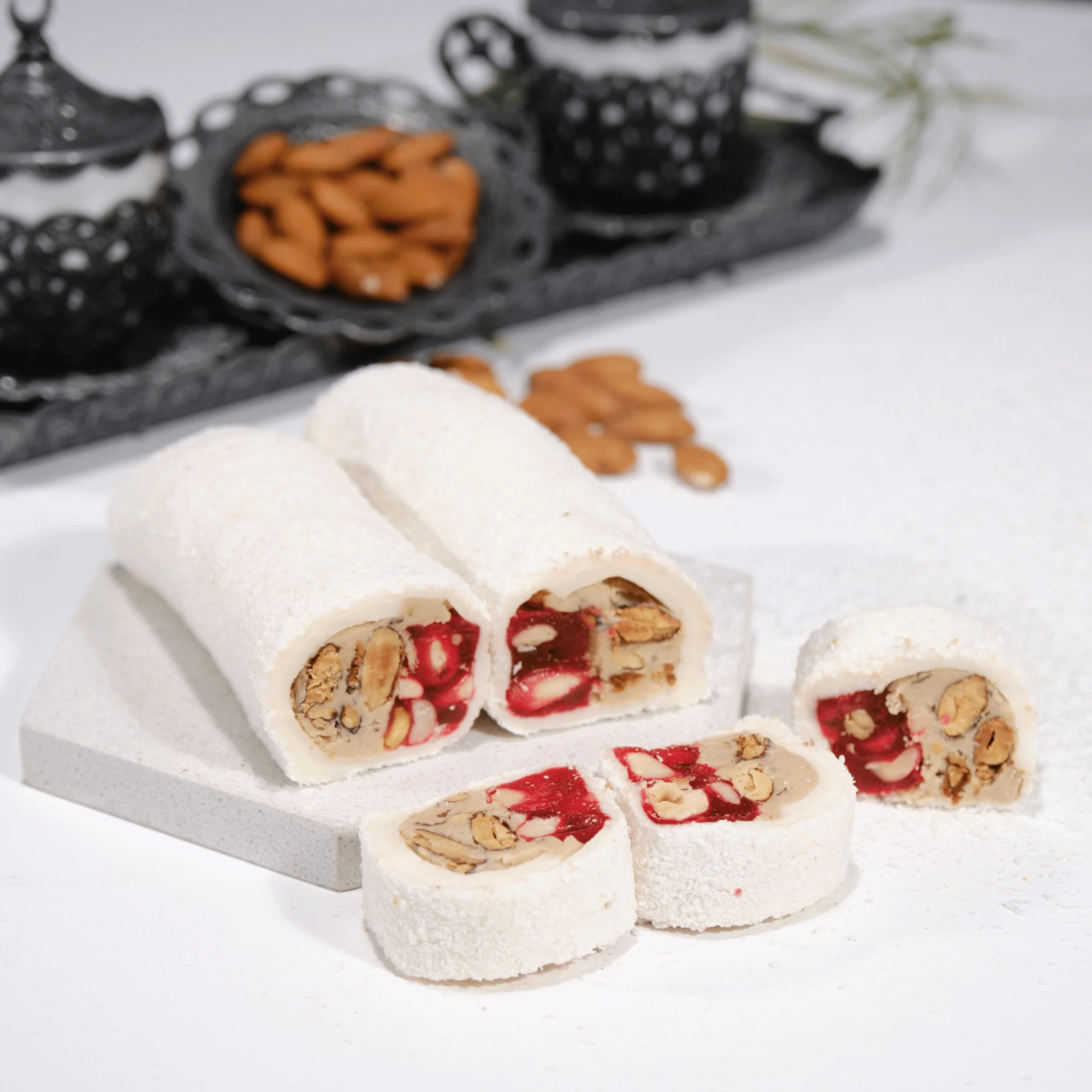 hindistan-cevizli-marmelatli-badem-kremali-sarma-lokum HINDISTAN CEVIZLI MARMELATLI BADEM KREMALI SARMA LOKUM - Görsel 1
